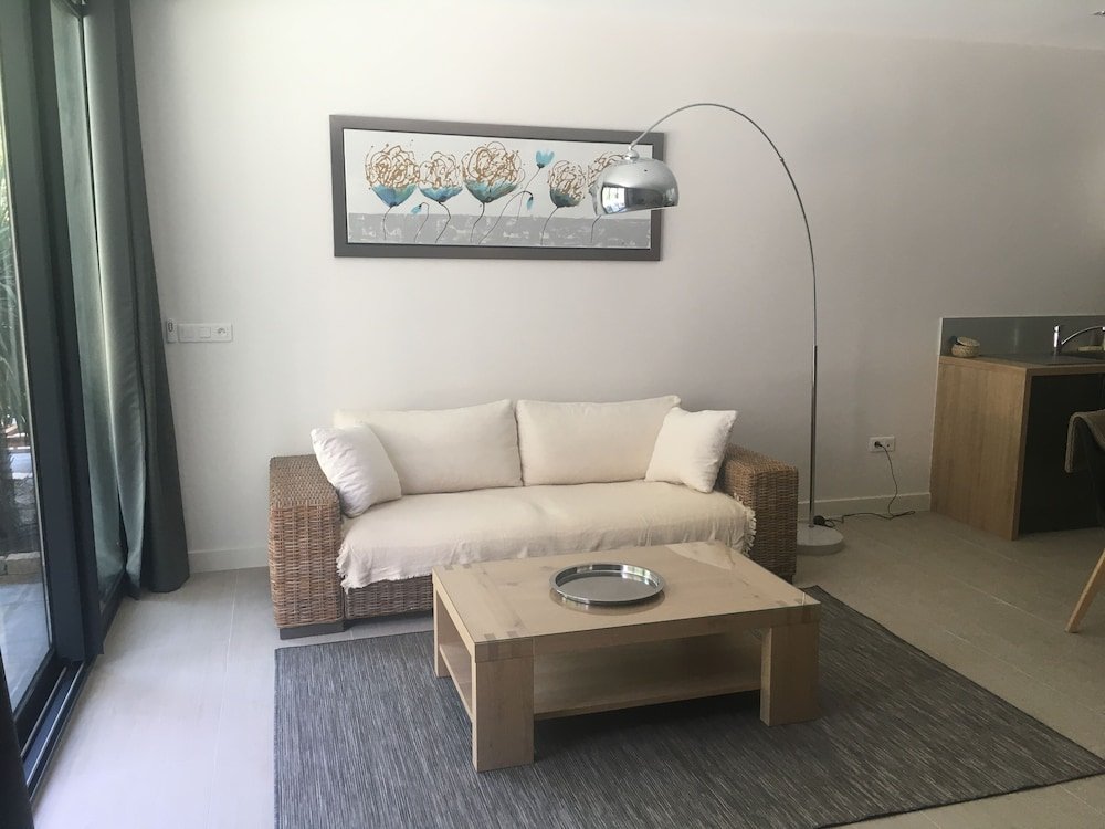 Hpc Suites,,4 star