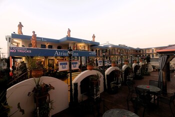 atrium inn