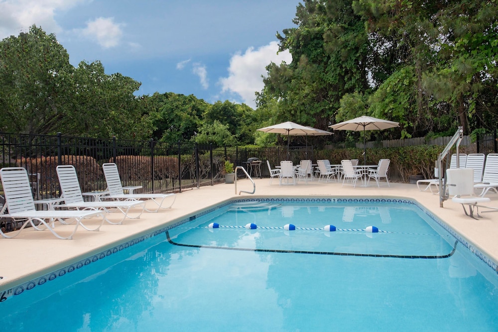 Baymont By Wyndham Brunswick Ga,Near Glynn Place Mall,3 star