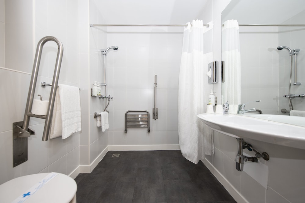 holiday inn express barcelona city 22 by ihg