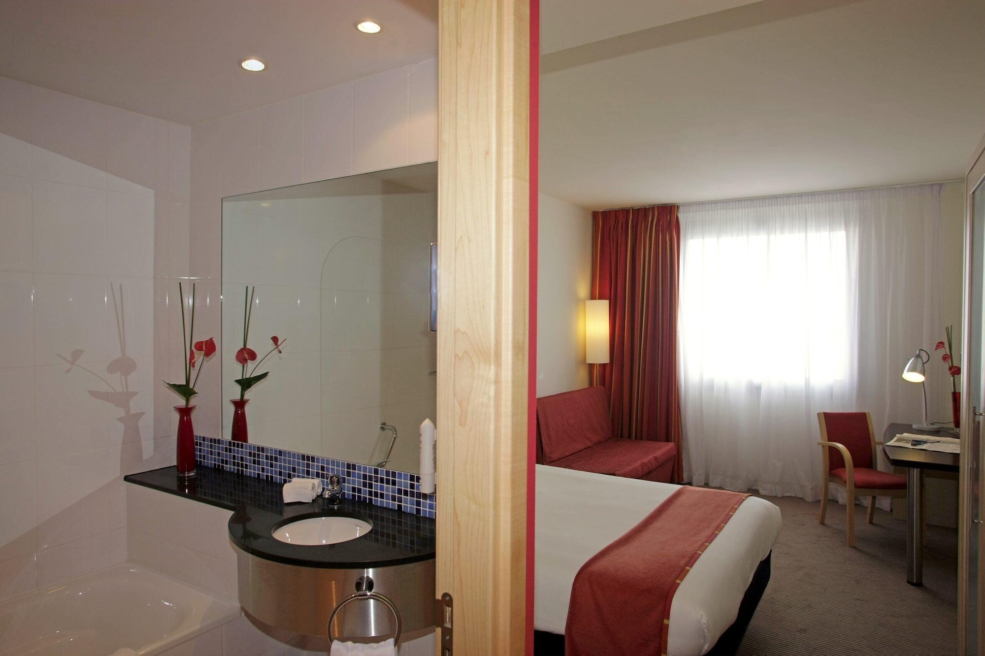 holiday inn express barcelona city 22 by ihg