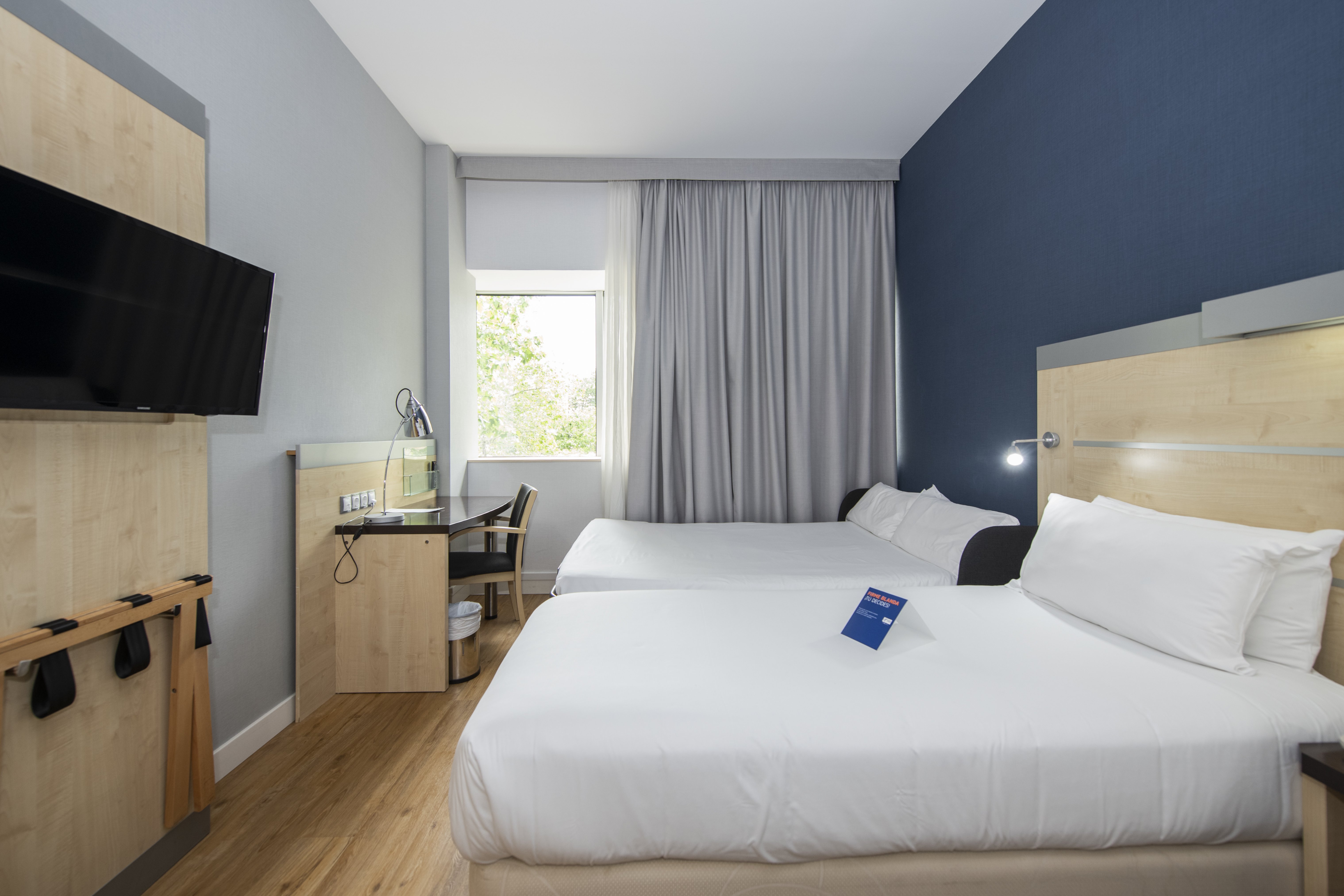 holiday inn express barcelona city 22 by ihg