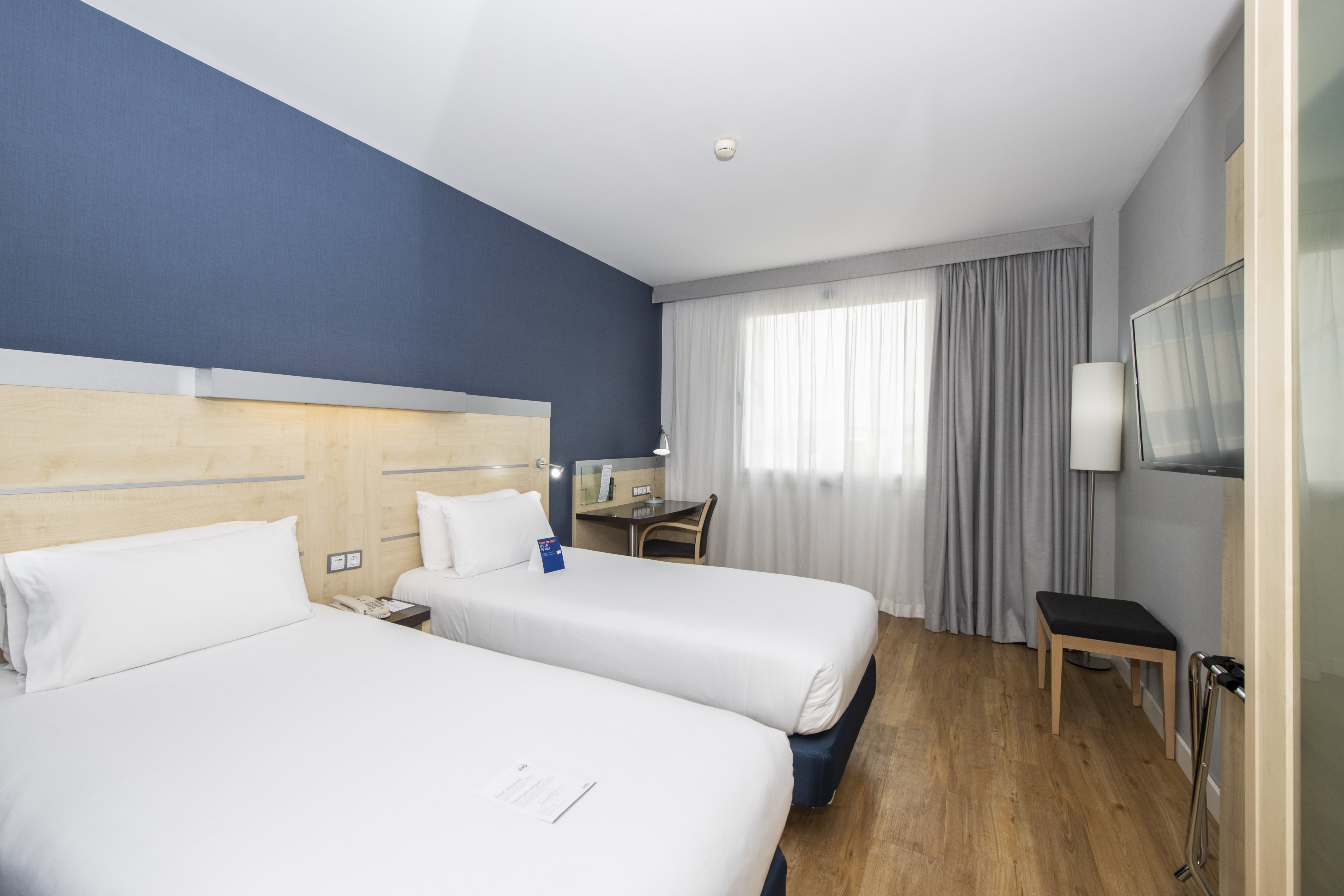 holiday inn express barcelona city 22 by ihg