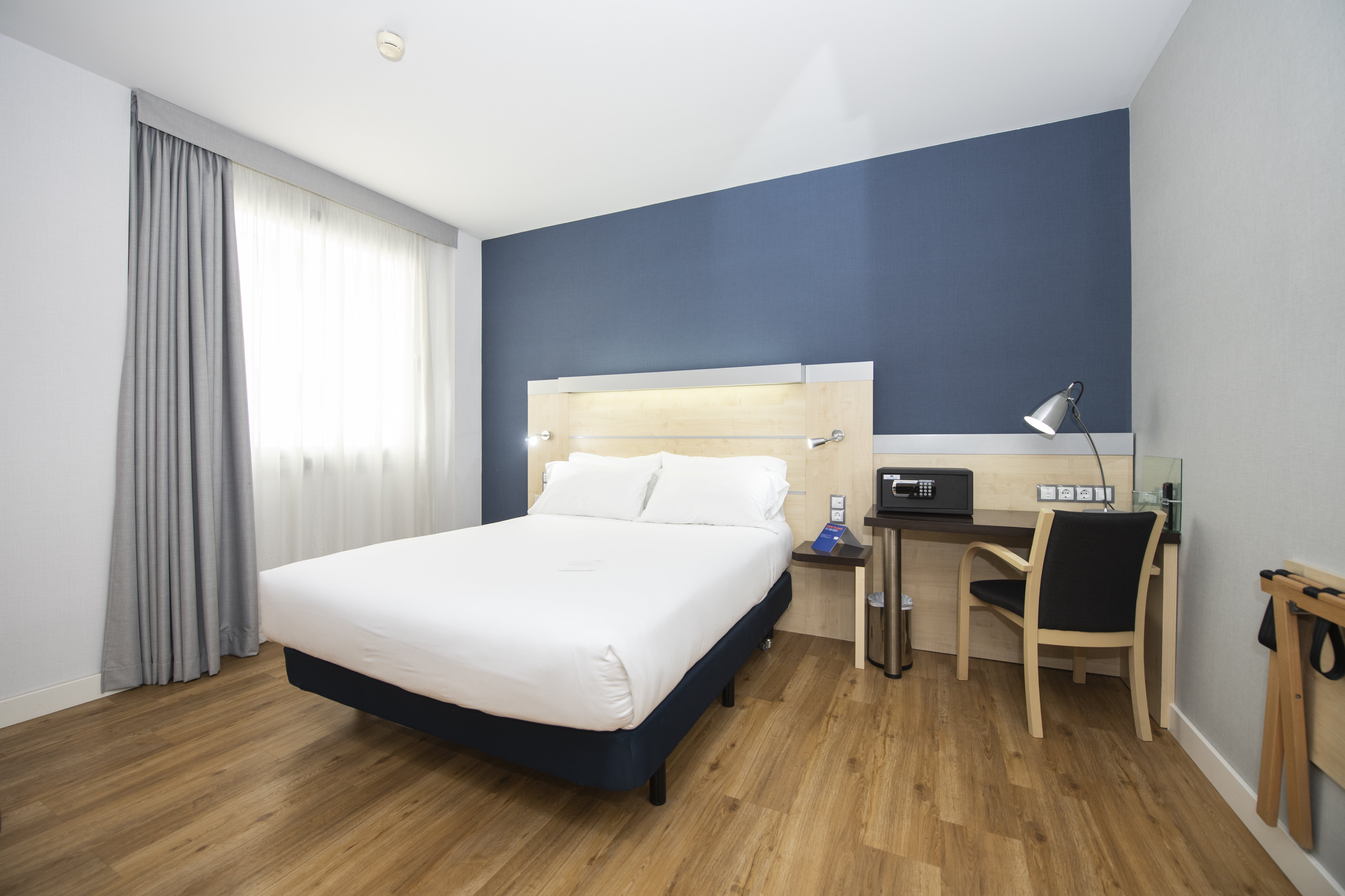 holiday inn express barcelona city 22 by ihg