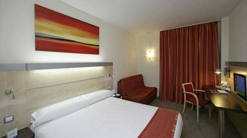 holiday inn express barcelona city 22 by ihg