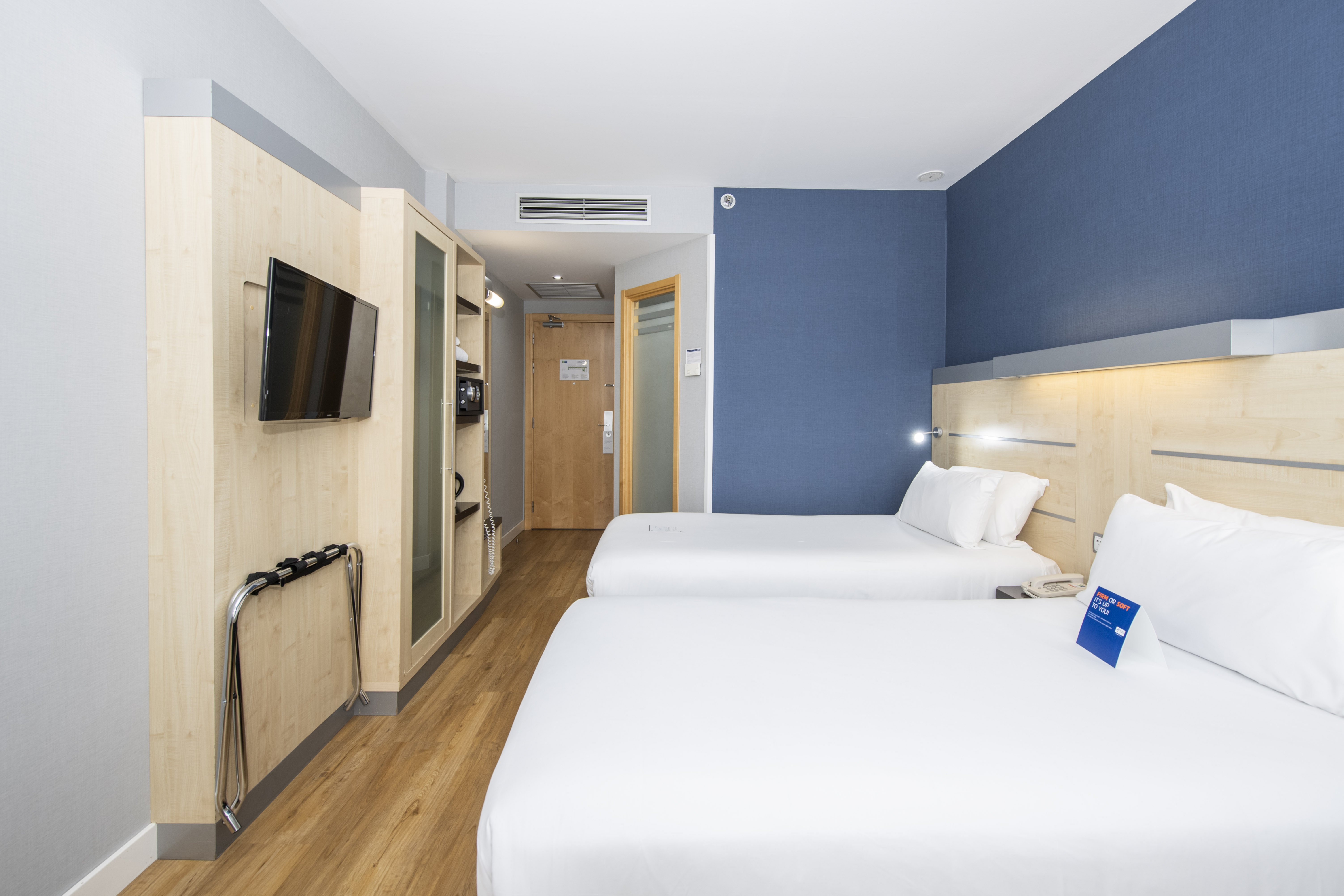 holiday inn express barcelona city 22 by ihg