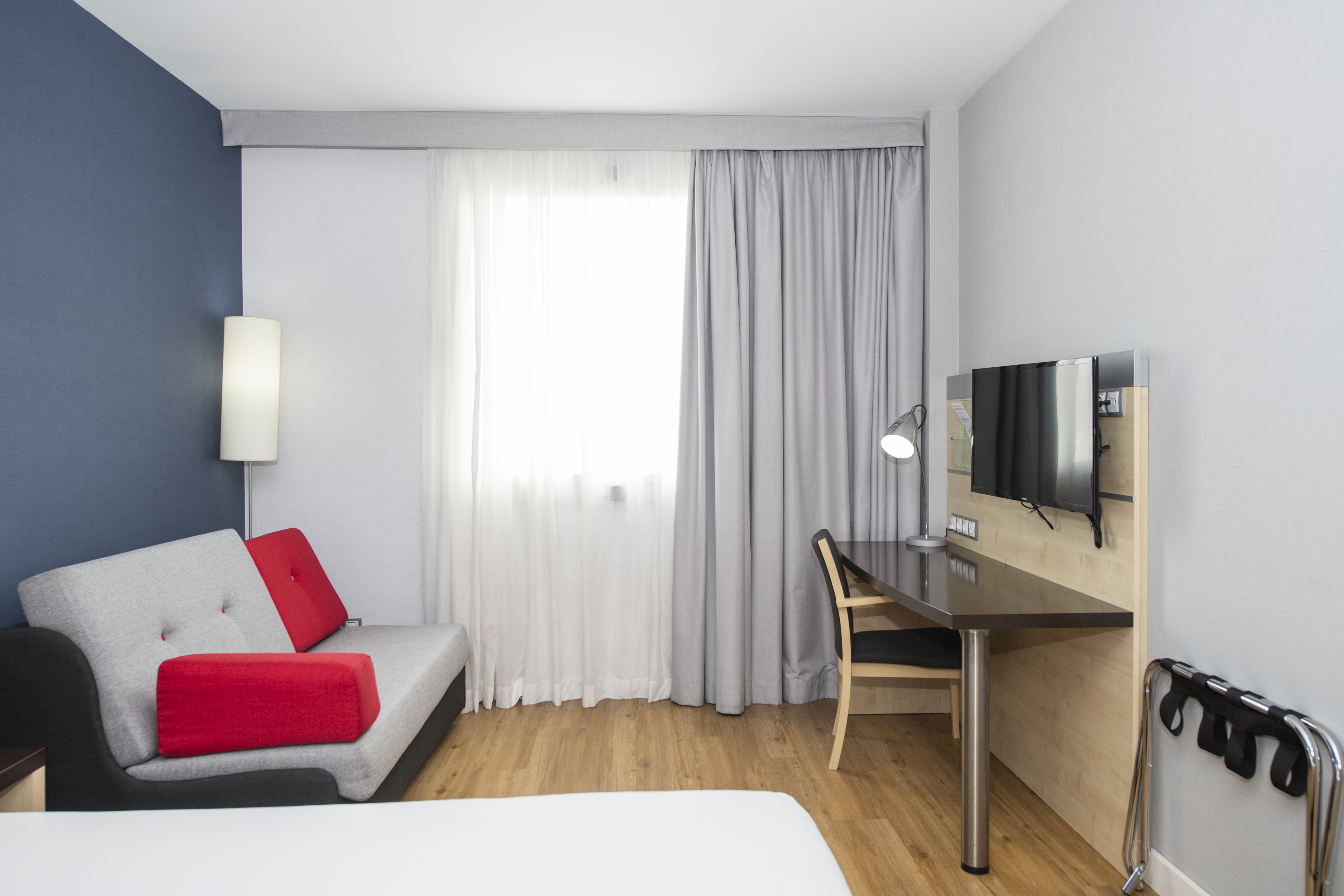 holiday inn express barcelona city 22 by ihg