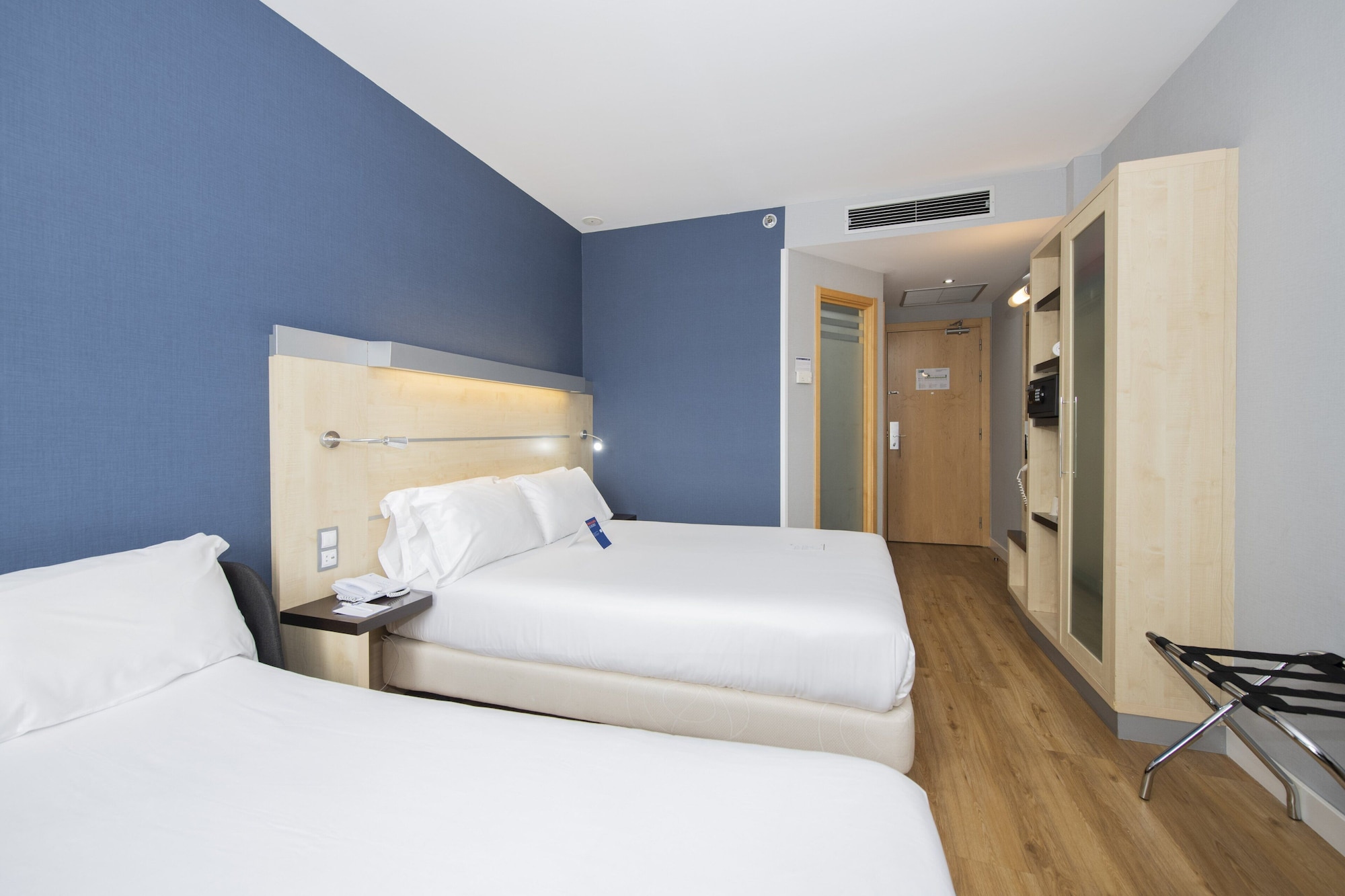 holiday inn express barcelona city 22 by ihg