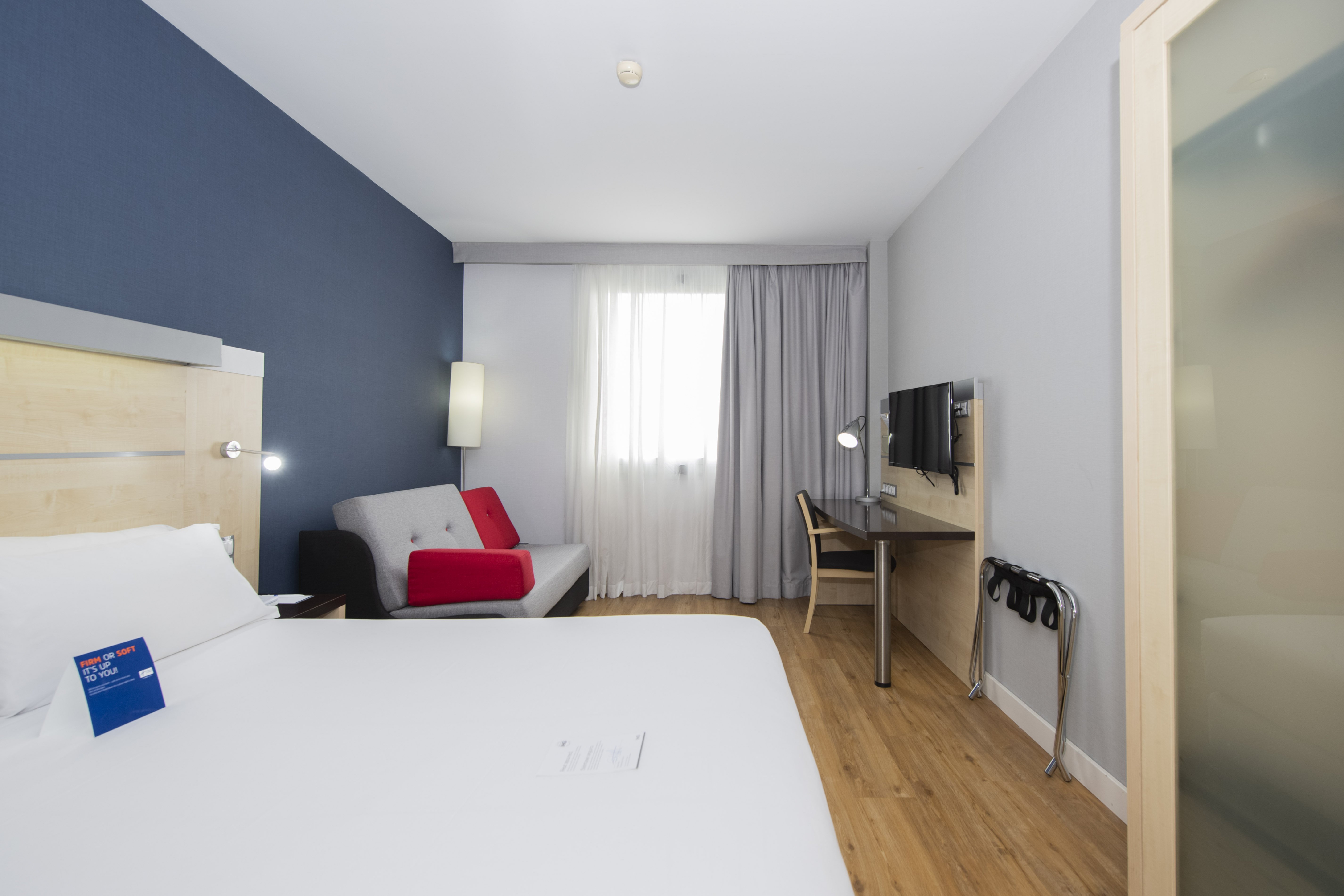 holiday inn express barcelona city 22 by ihg