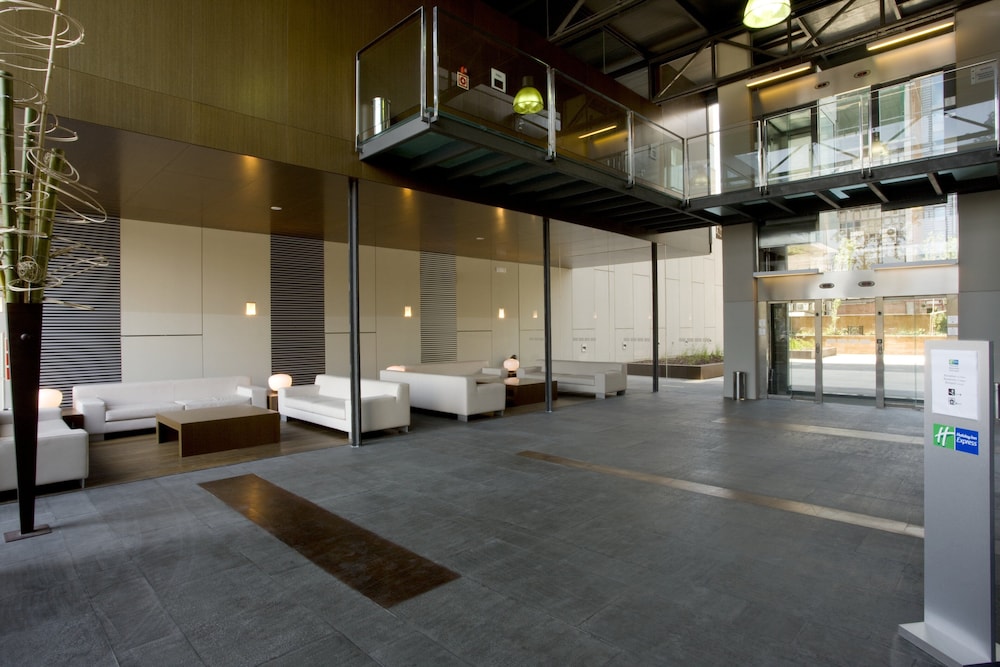 holiday inn express barcelona city 22 by ihg