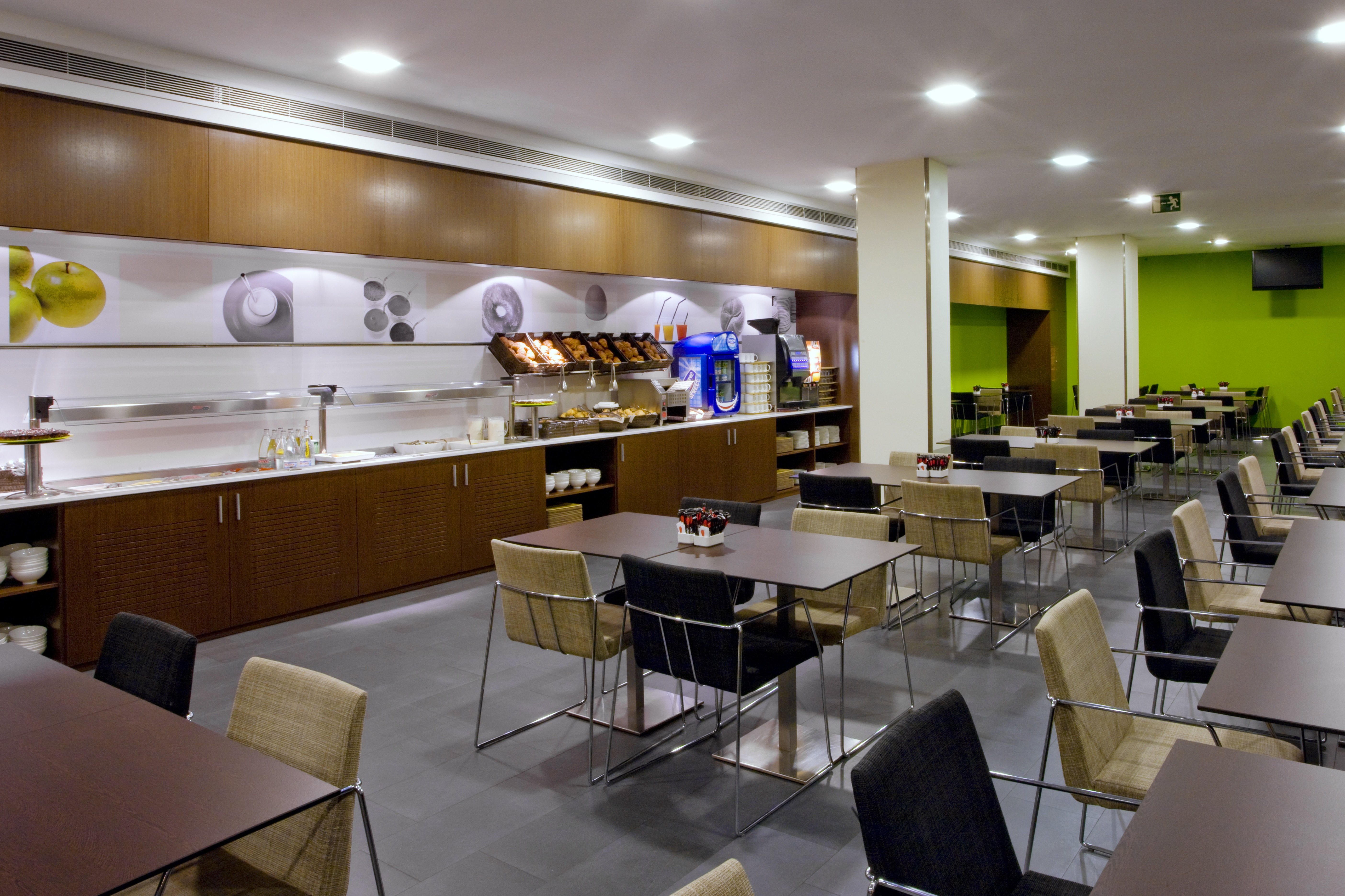 holiday inn express barcelona city 22 by ihg