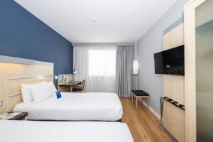 holiday inn express barcelona city 22 by ihg