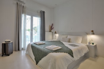 penthouse and apartments by the sea near airport