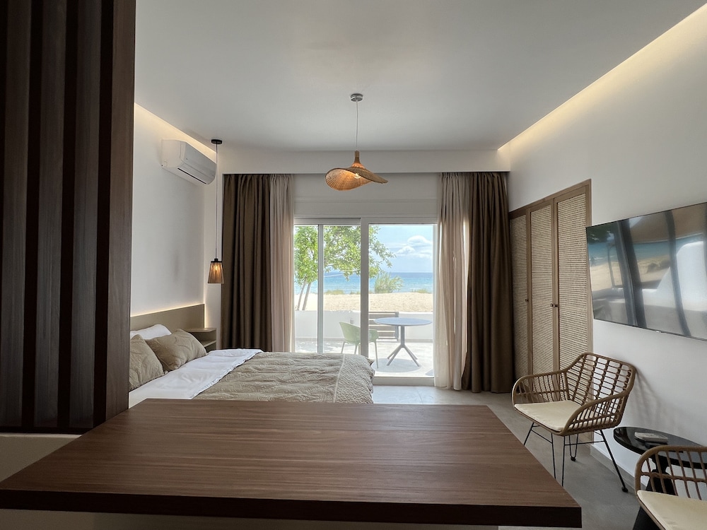 penthouse and apartments by the sea near airport
