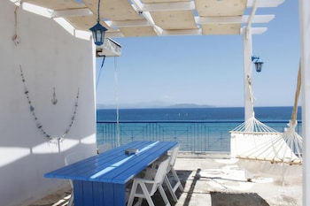 penthouse and apartments by the sea near airport