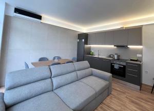 penthouse and apartments by the sea near airport