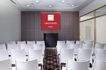 leonardo hotel negev