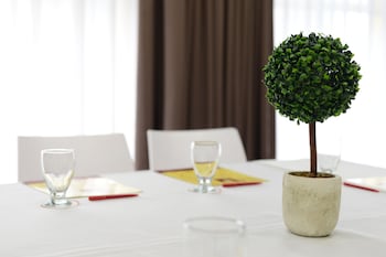 leonardo hotel negev