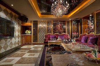 celebrity international grand hotel