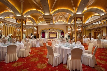 celebrity international grand hotel