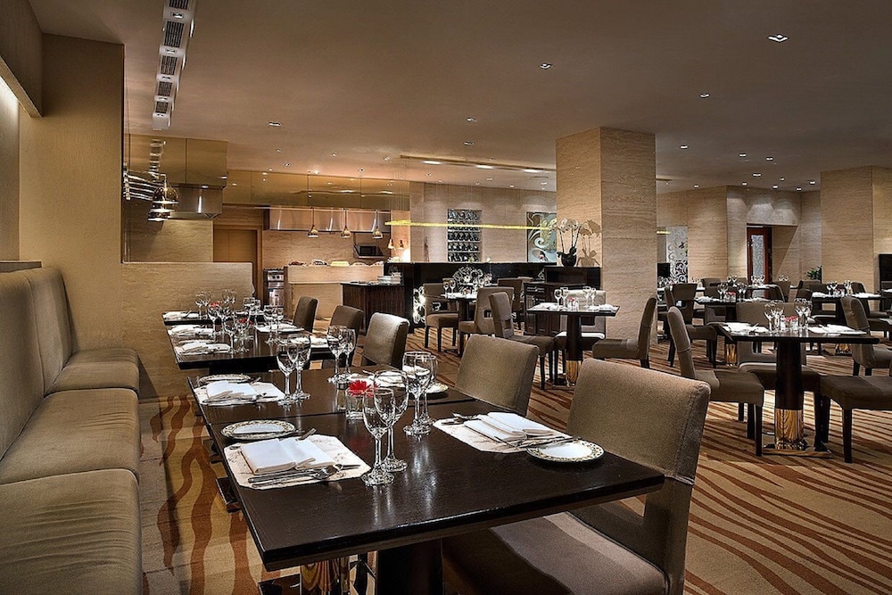 celebrity international grand hotel