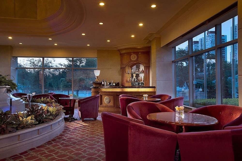 celebrity international grand hotel