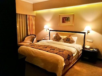 celebrity international grand hotel