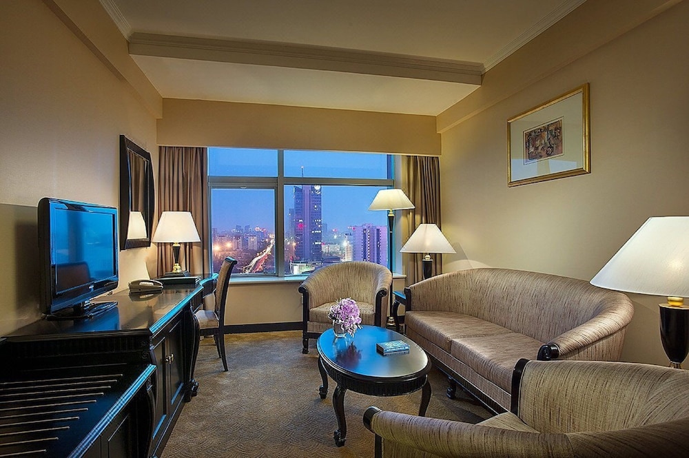 celebrity international grand hotel