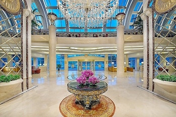 celebrity international grand hotel