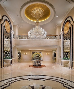 celebrity international grand hotel