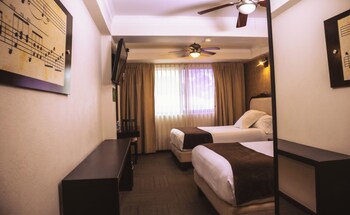 hotel clara luna