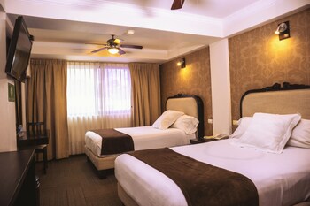 hotel clara luna