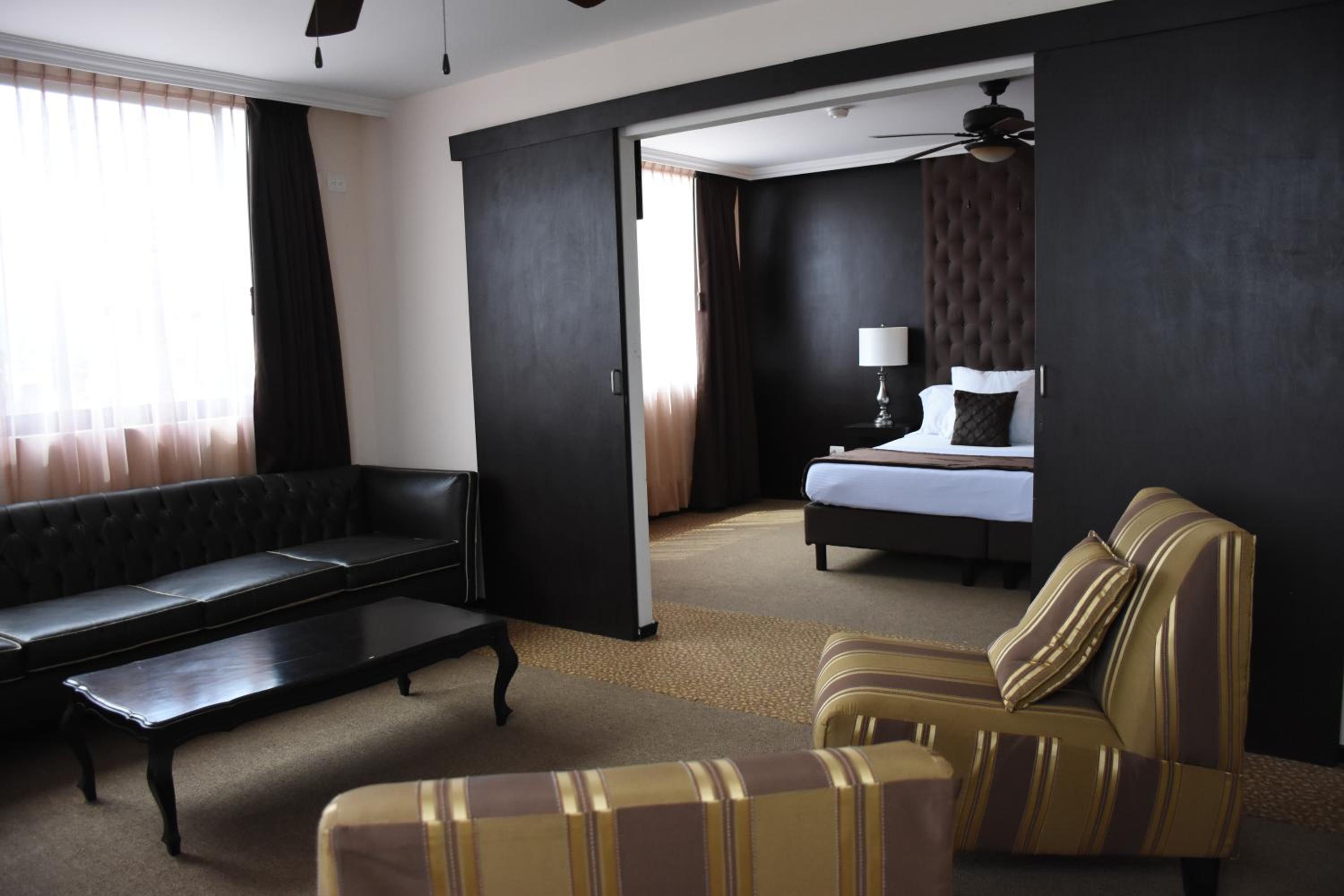 hotel clara luna