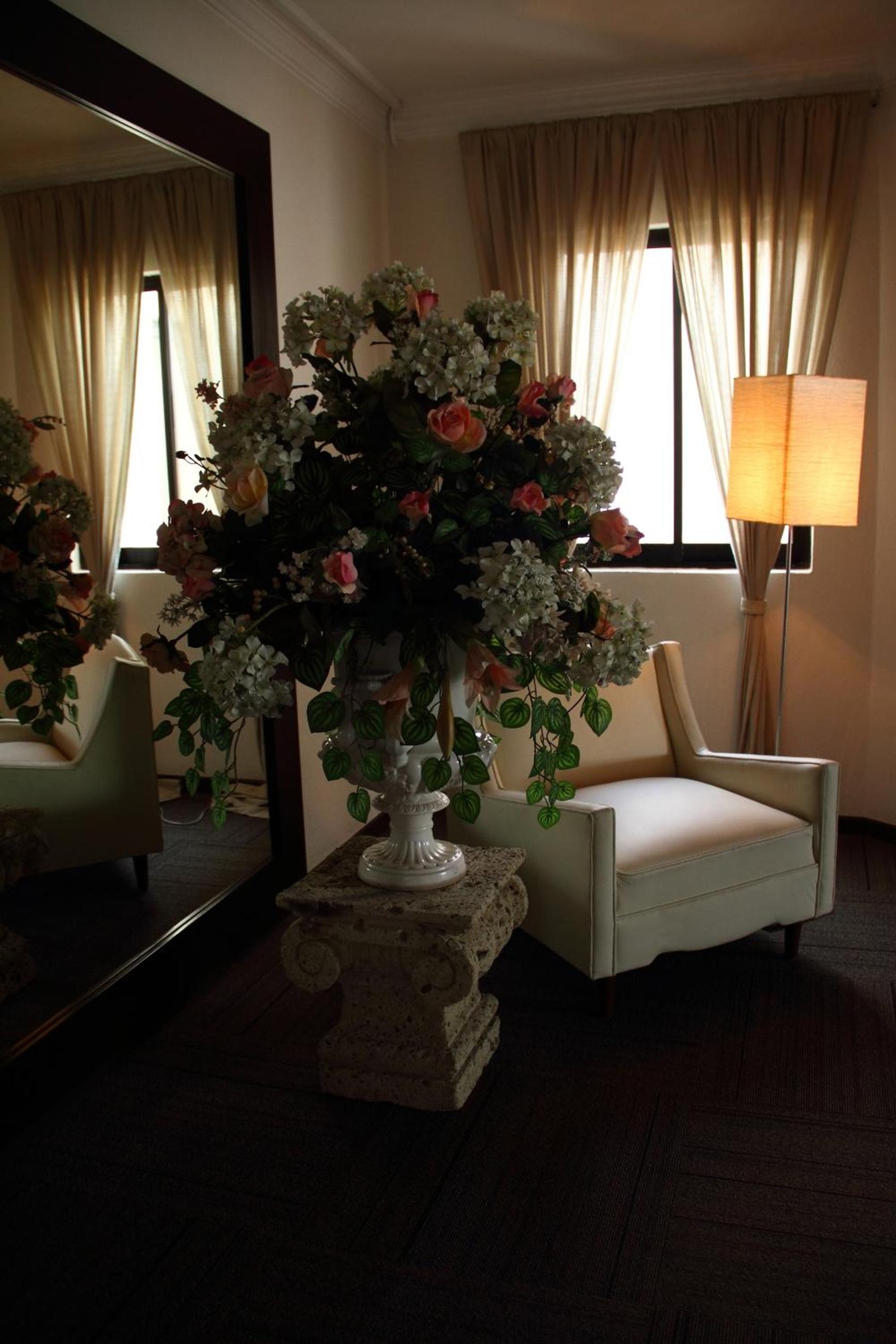 hotel clara luna
