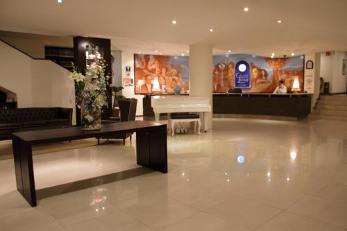 hotel clara luna