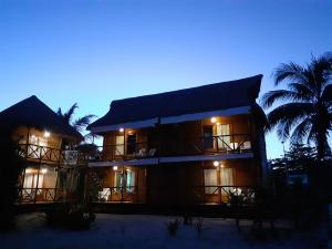 palmeras de mahahual cabanas