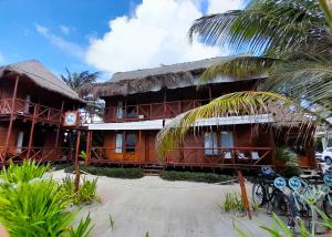 palmeras de mahahual cabanas