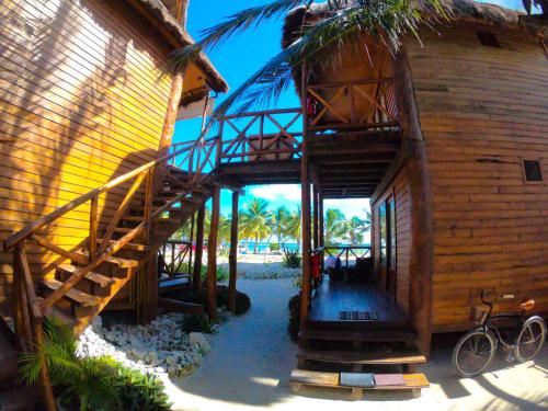 palmeras de mahahual cabanas