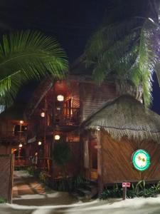 palmeras de mahahual cabanas