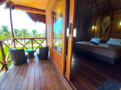 palmeras de mahahual cabanas