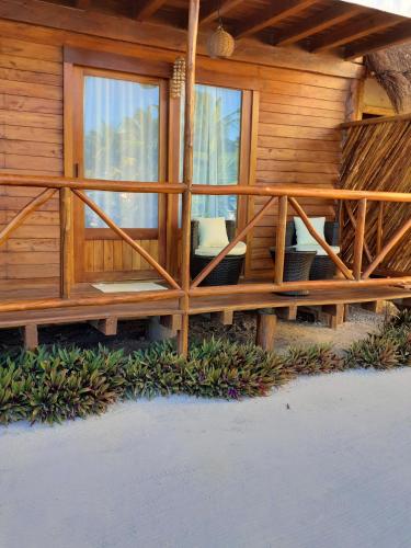 palmeras de mahahual cabanas