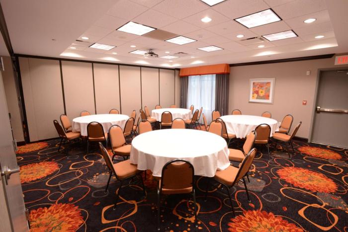 hampton inn and suites albany at albany mall