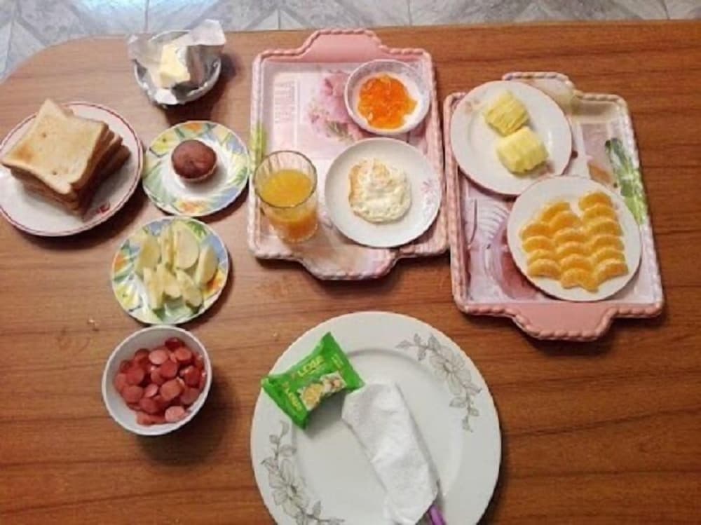 maple crest service apartment