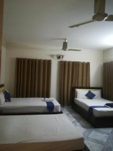 maple crest service apartment