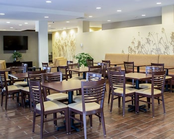 sleep inn and suites moundsville wheeling
