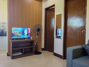 cocos transient house