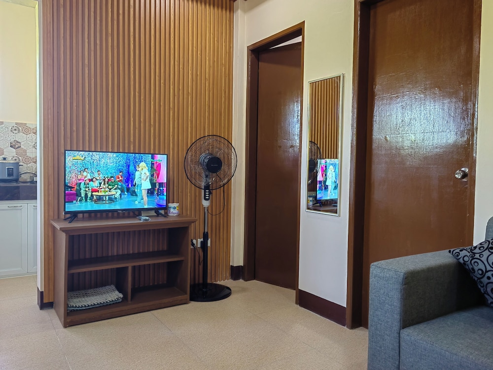 cocos transient house