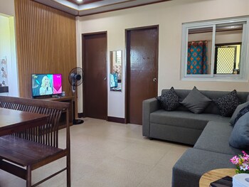 cocos transient house