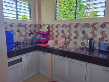 cocos transient house