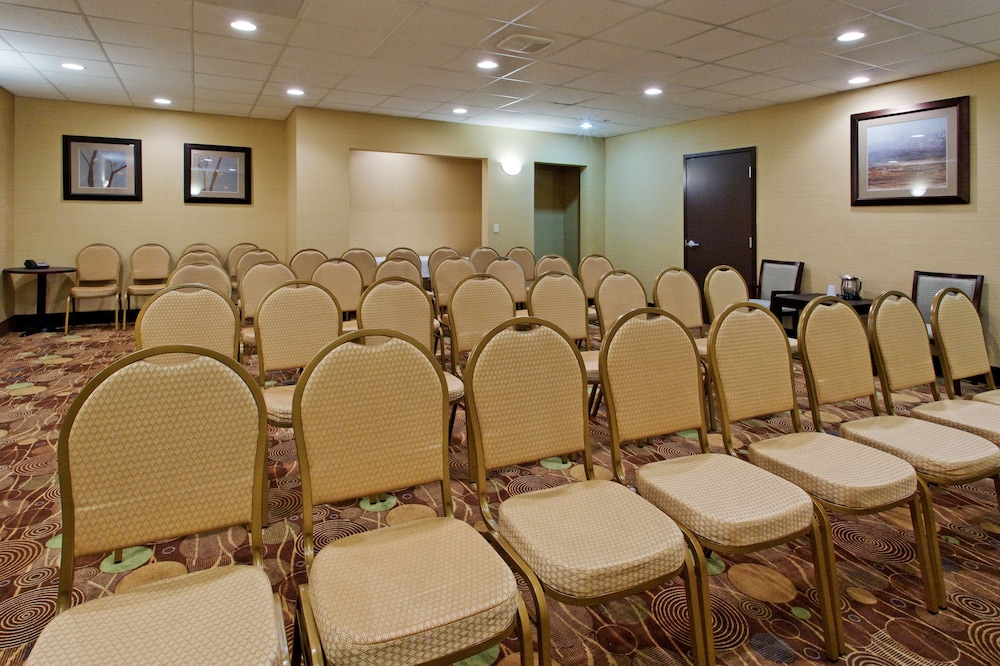 holiday inn express benicia by ihg